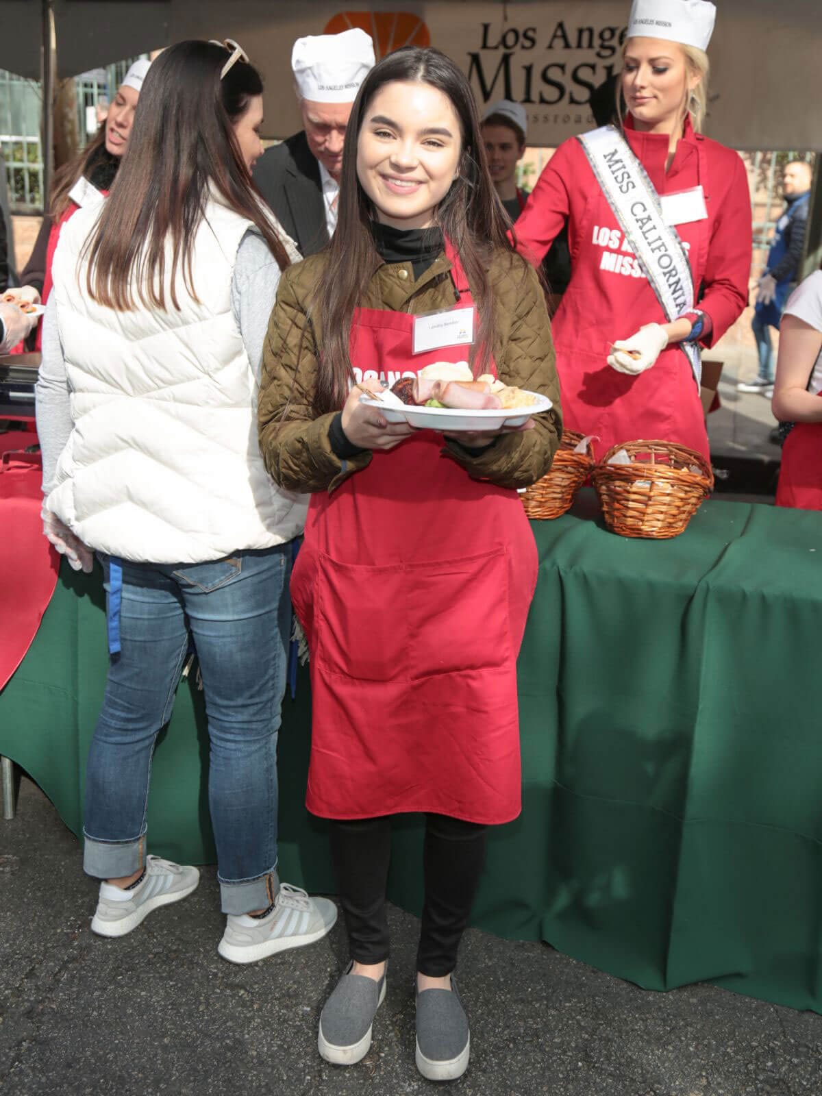 Landry Bender Stills at LA Mission Serves Christmas to the Homeless in Los Angeles 2017/12/22