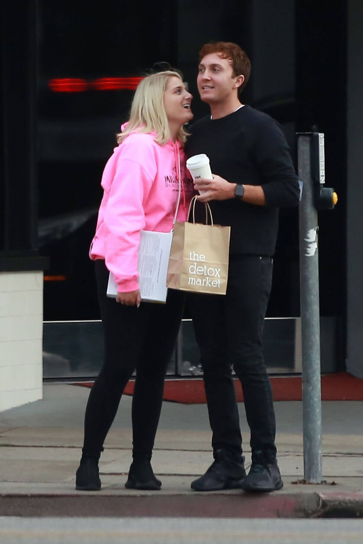 Meghan Trainor and Daryl Sabara Stills Out Shopping in West Hollywood 2018/01/03