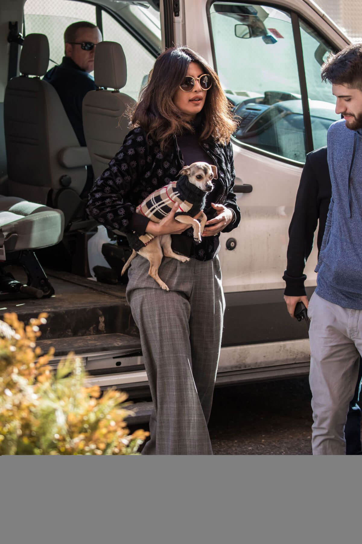 Priyanka Chopra Stills Out with Her Dog in New York 2018/01/26