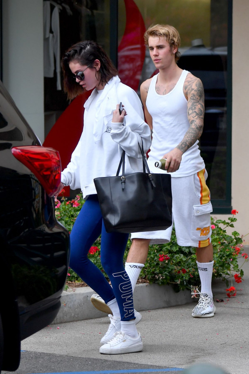 Selena Gomez and Justin Bieber Stills Leaves Pilates Studio in West Hollywood 2018/01/03 10