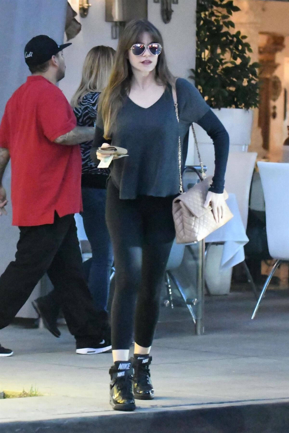 Sofia Vergara Stills Heading to Cryotherapy Session in Santa Monica 2017/11/14