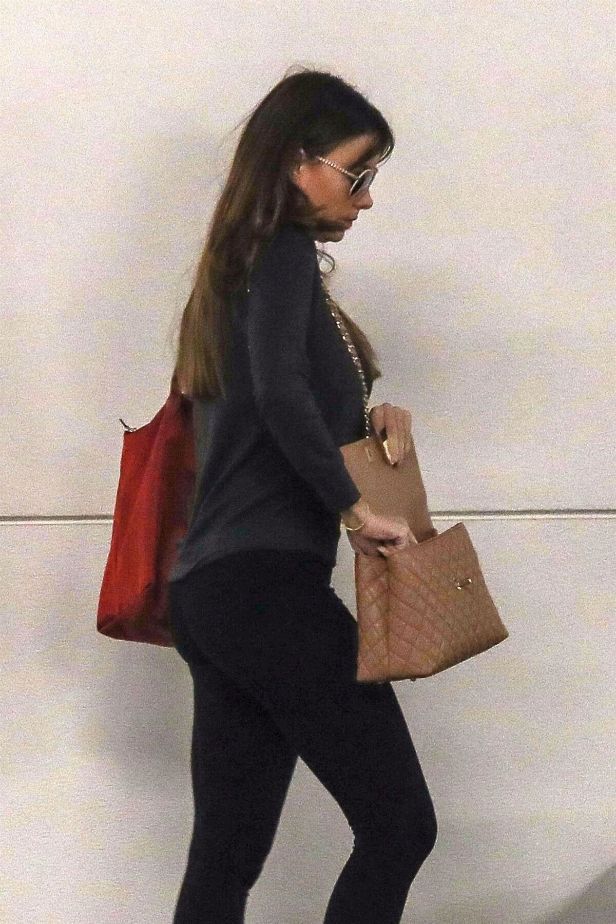 Sofia Vergara Stills Out and About in Santa Monica 2017/11/14