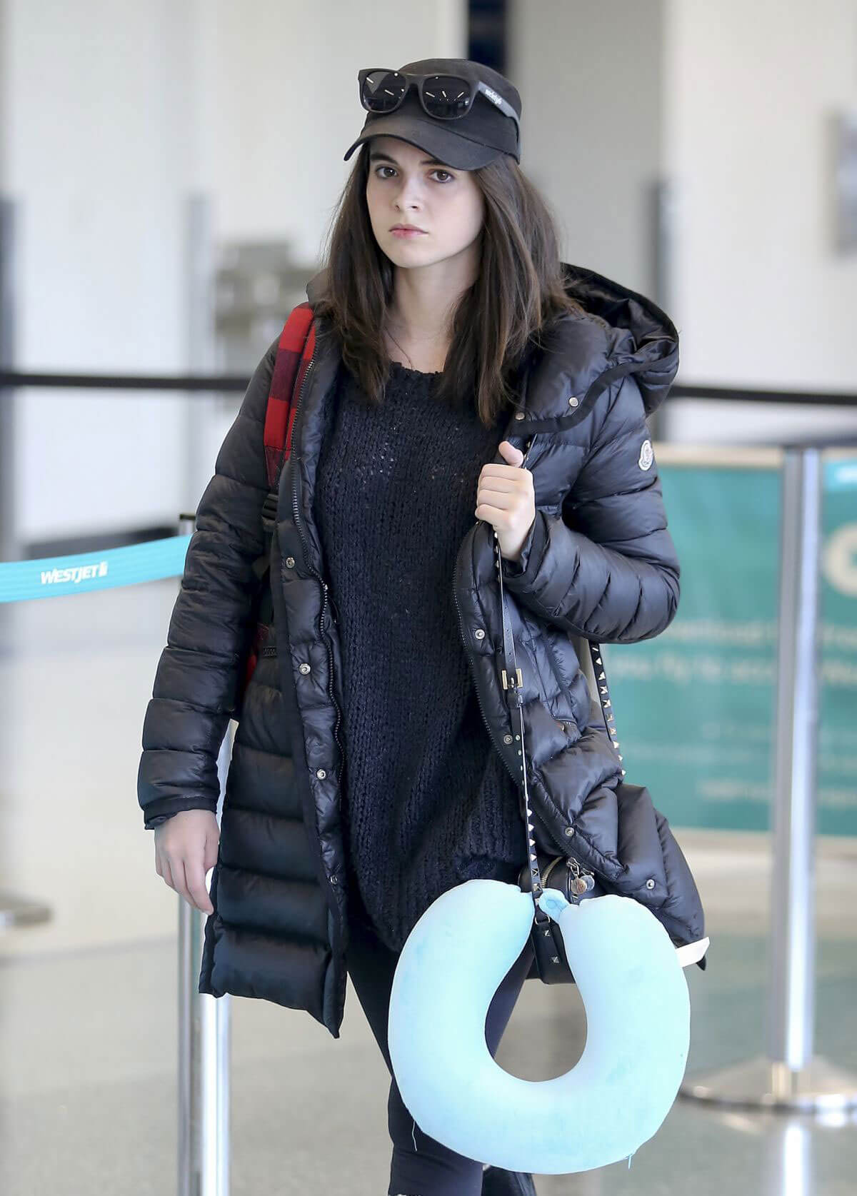 Vanessa Marano Stills at LAX Airport in Los Angeles 2017/11/20