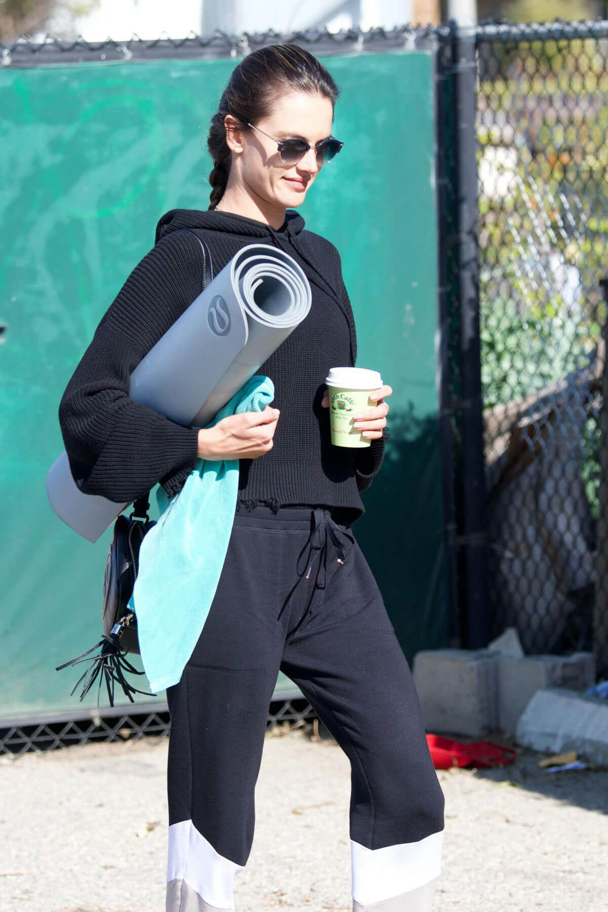 Alessandra Ambrosio Stills Leaves Yoga Class in Brentwood 2018/02/26