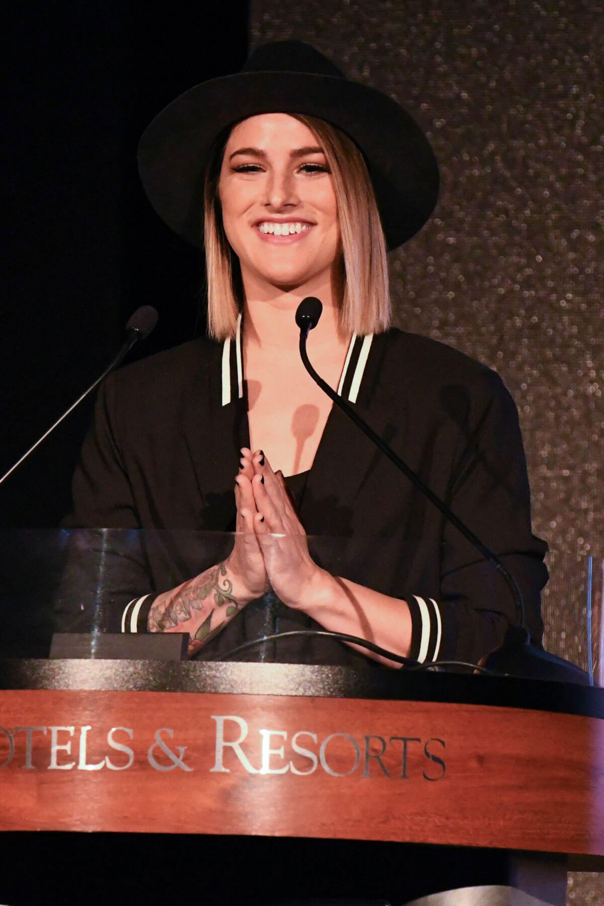 Cassadee Pope Stills at CRS 2018 Artist Humanitarian Award and Tom Rivers Award in Nashville 2018/02/05