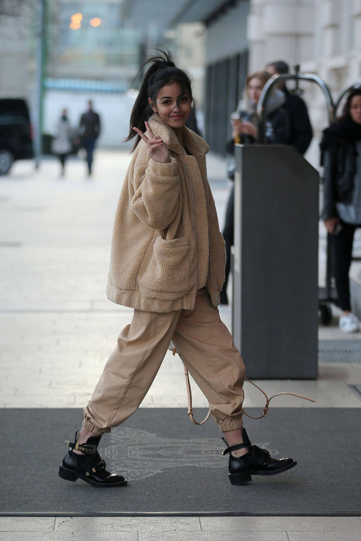 Cindy Kimberly Stills Arrives at Her Hotel in Milan 2018/02/24