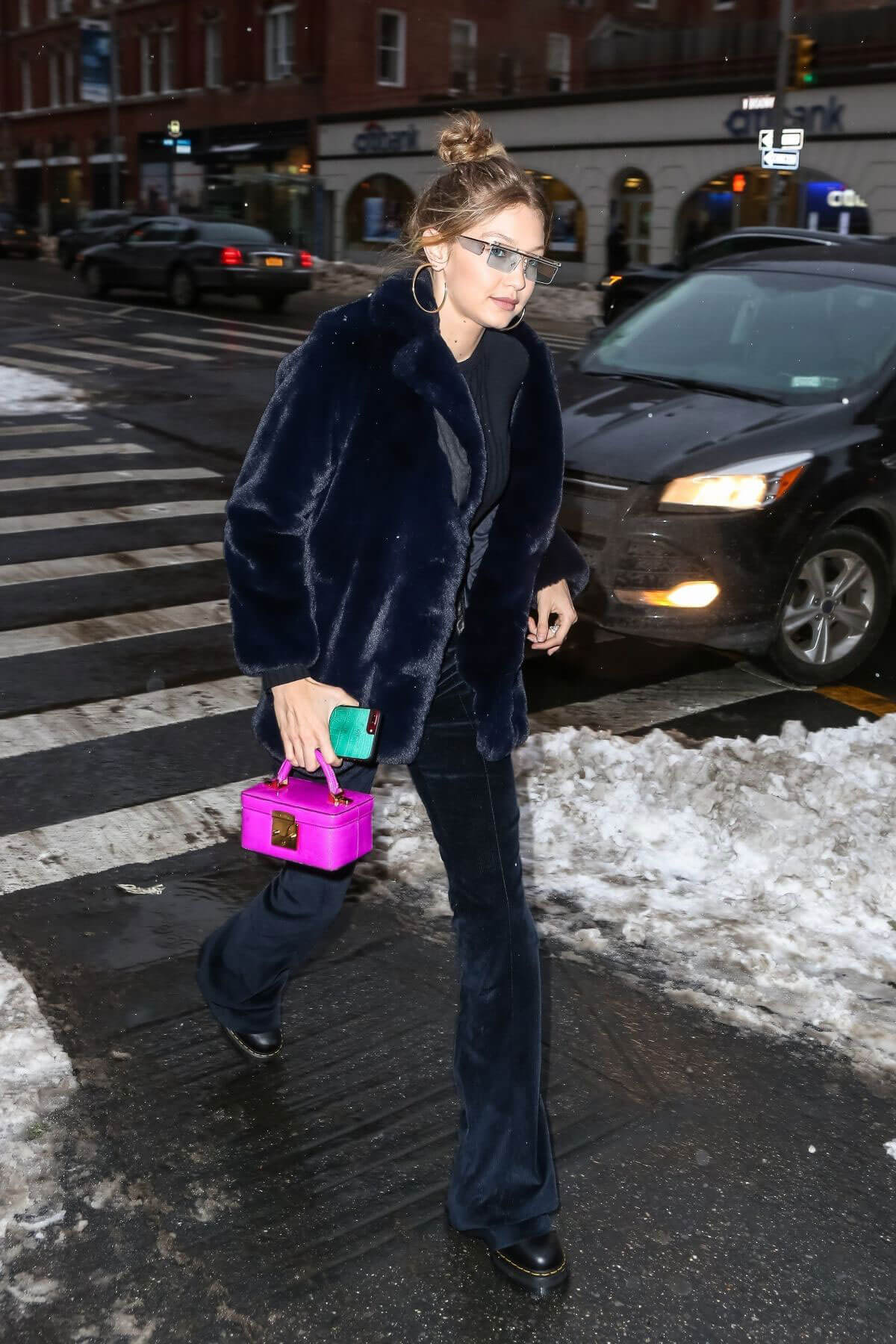 Gigi Hadid Stills Out in New York 2018/01/08