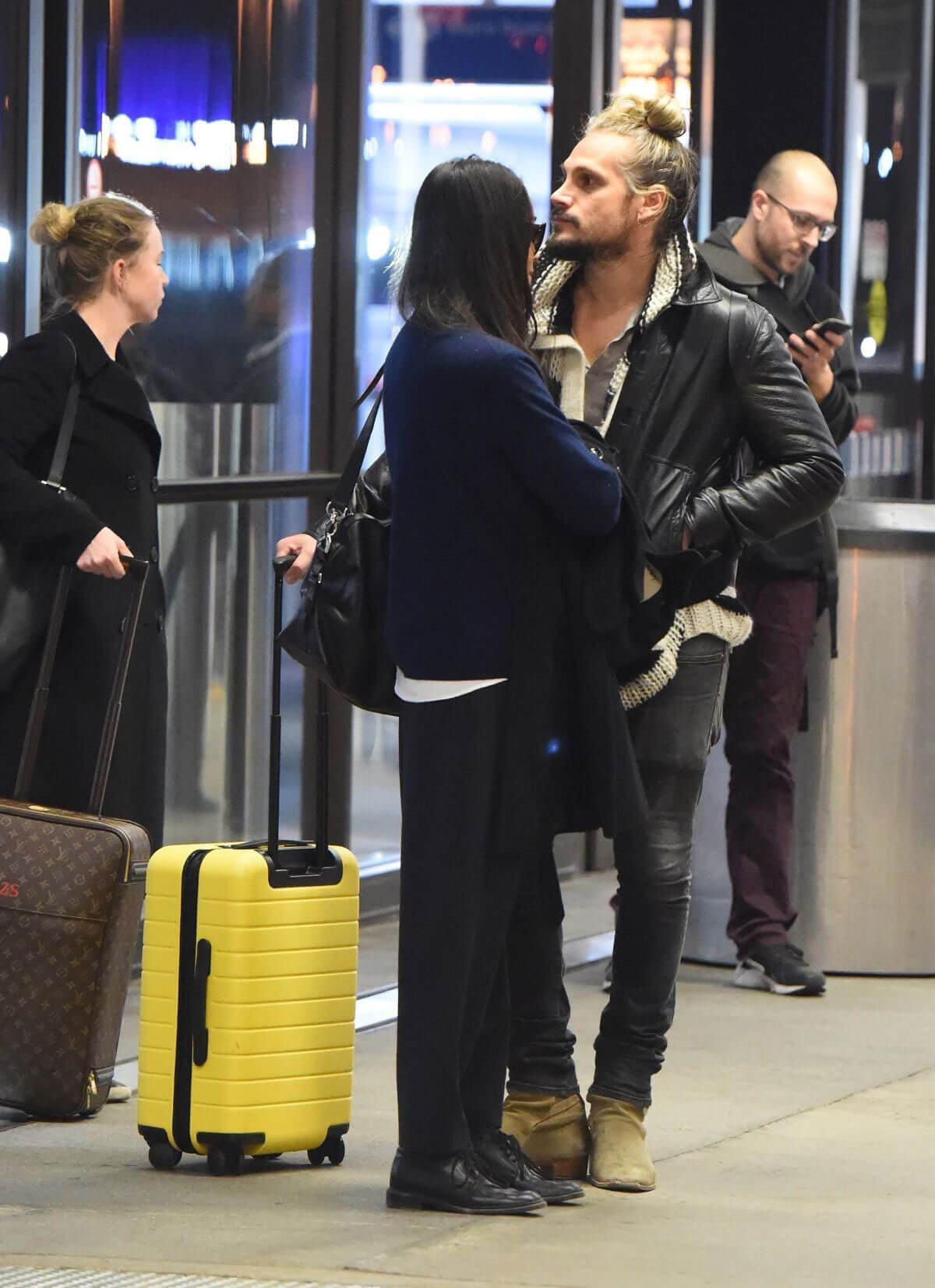 Zoe Saldana and Marco Perego Stills at LAX Airport in Los Angeles 2018/02/01