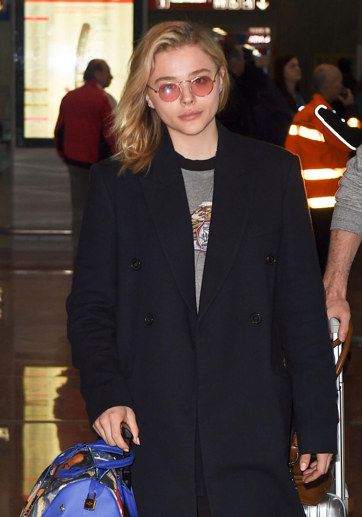 Chloe Moretz Stills Arrives in Paris 2018/03/05