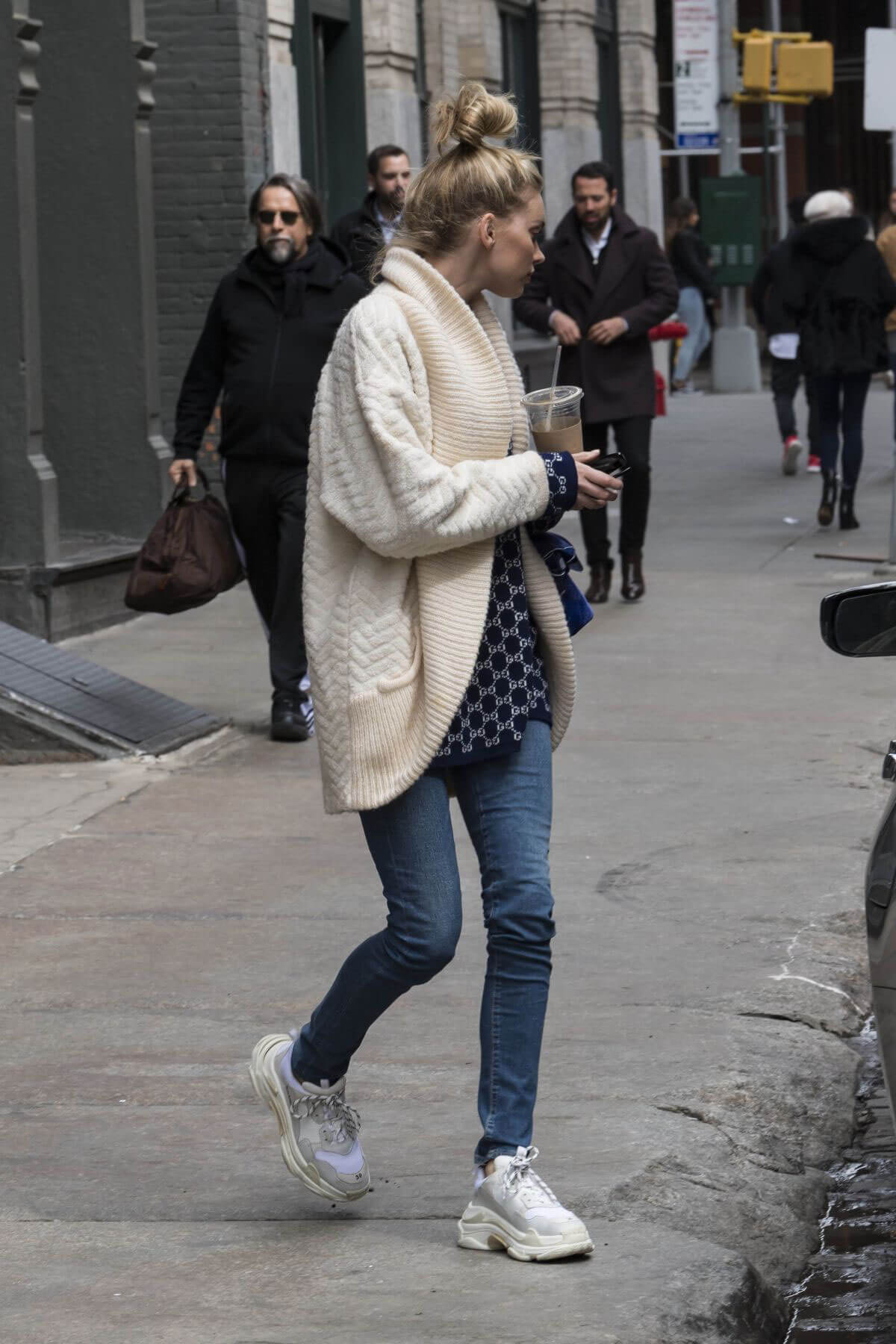 Elsa Hosk Stills Leaves Her Apartment in New York 2018/03/27