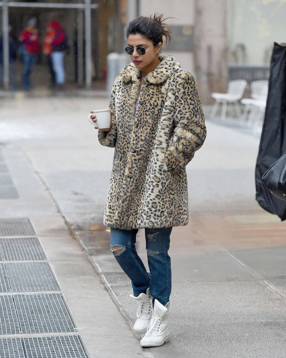 Priyanka Chopra Stills Out for Coffee in New York 2018/02/07