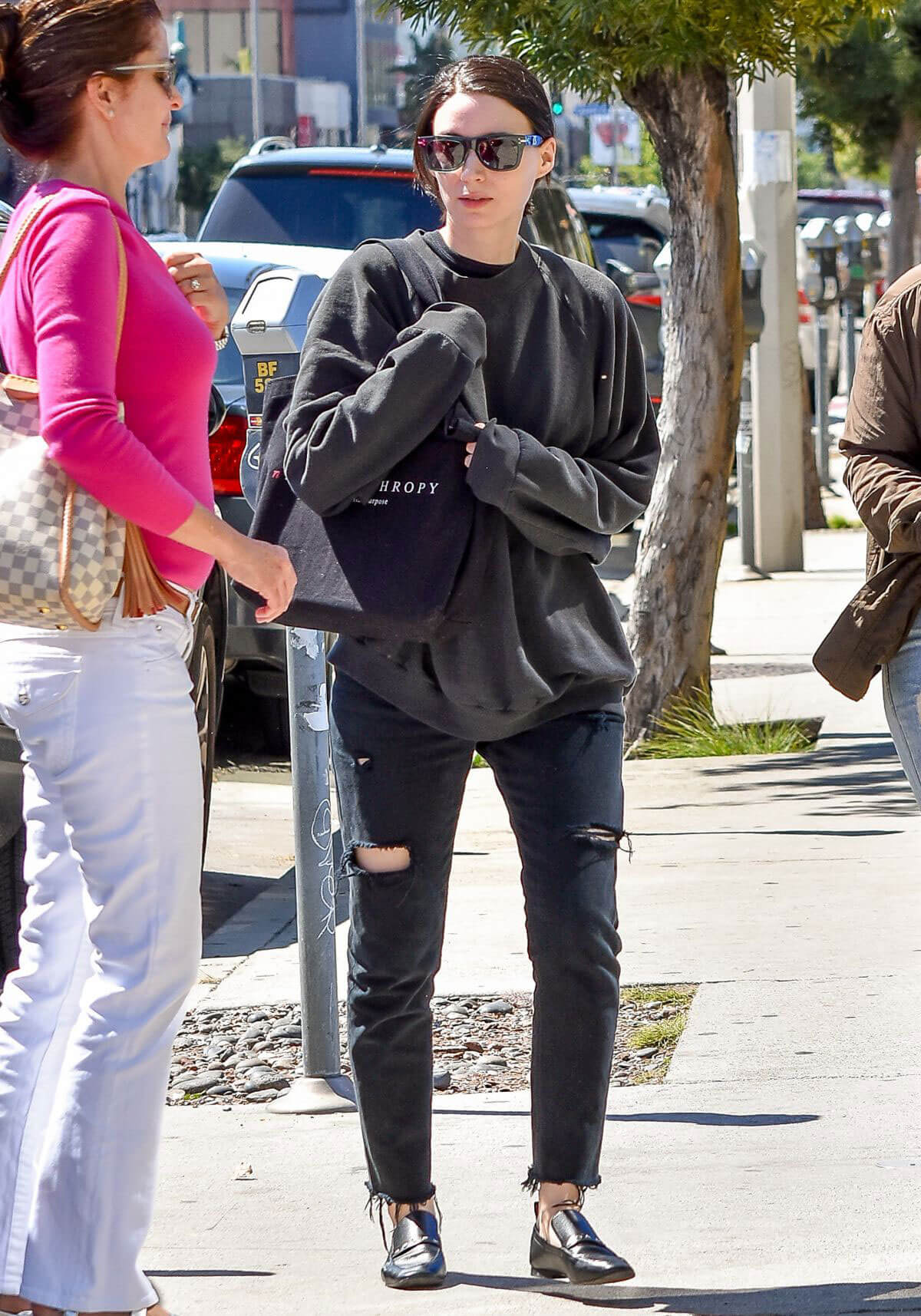 Rooney Mara Stills Out and About in Los Angeles 2018/03/27