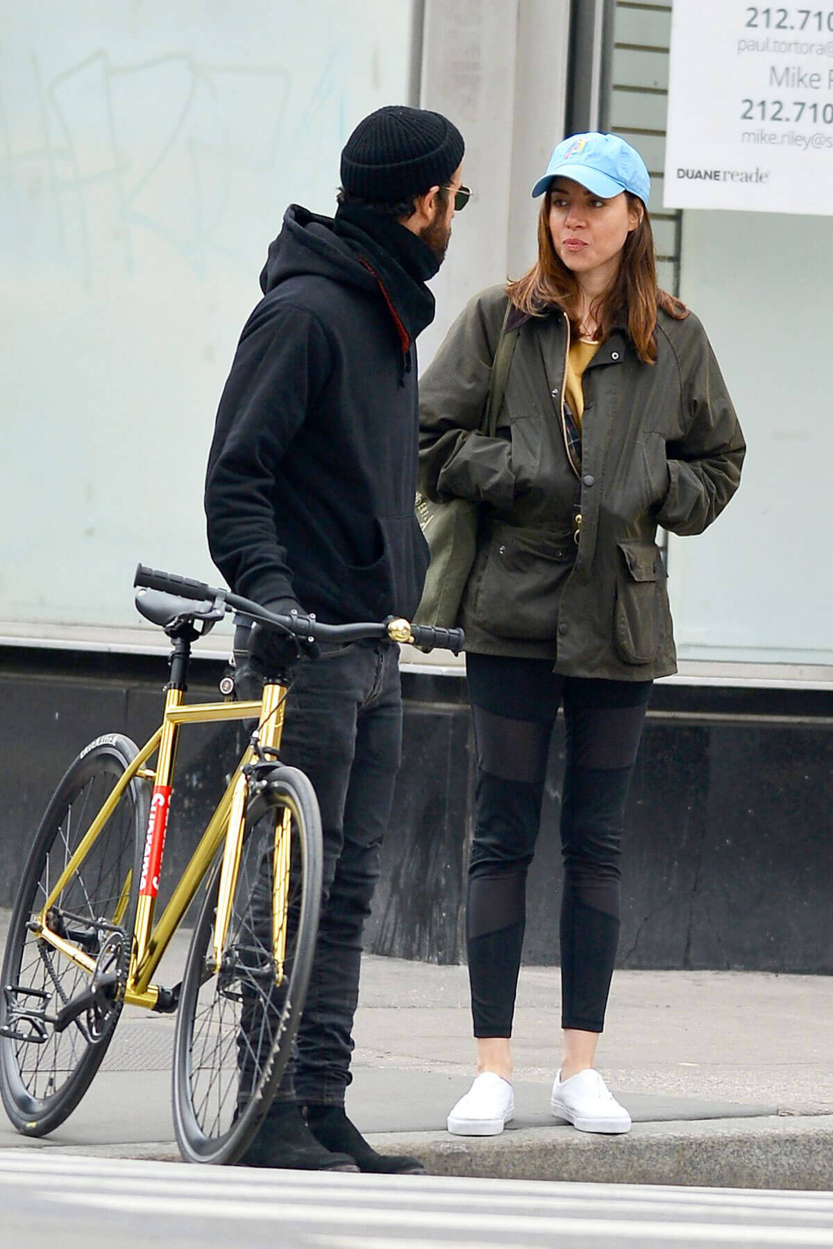 Aubrey Plaza and Justin Theroux Stills Out in New York 2018/03/25