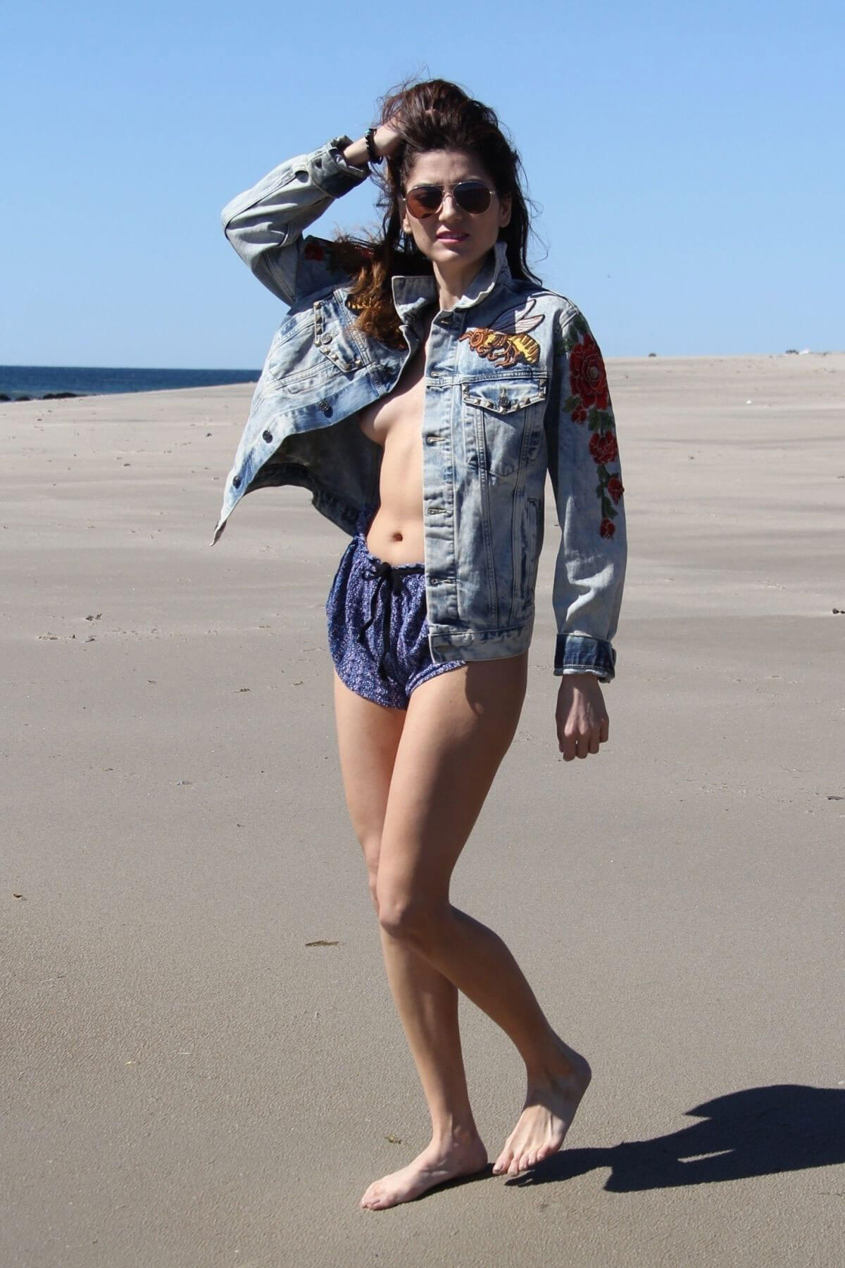 Blanca Blanco Stills Out on the Beach in Malibu 2018/03/31