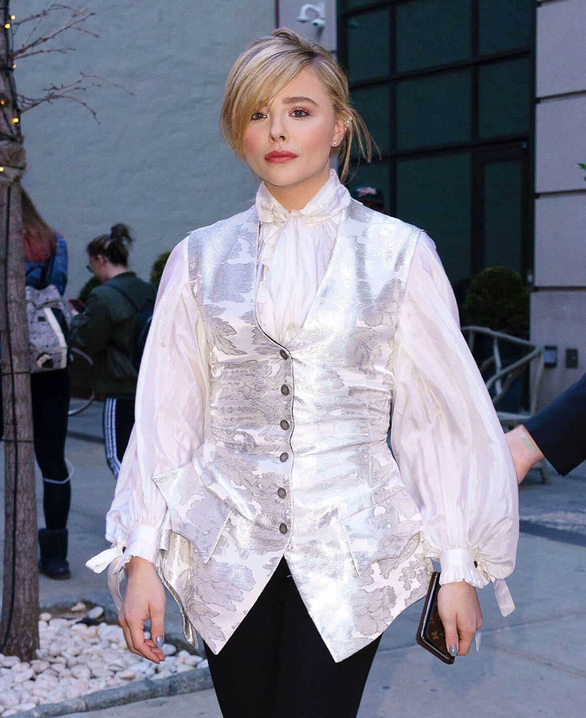 Chloe Moretz Stills Out in New York 2018/04/22