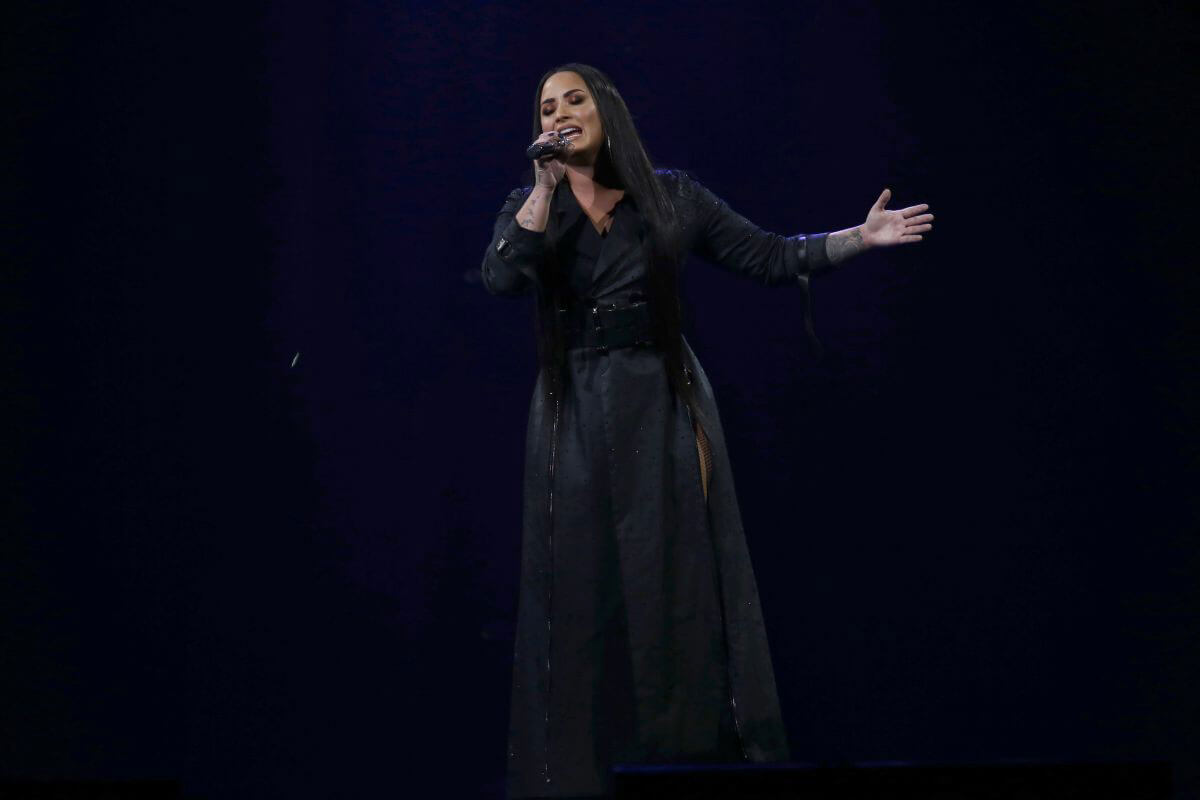 Demi Lovato Stills Performs at Her Tell Me You Love Me Tour at Prudential Center in Newark 2018/04/02