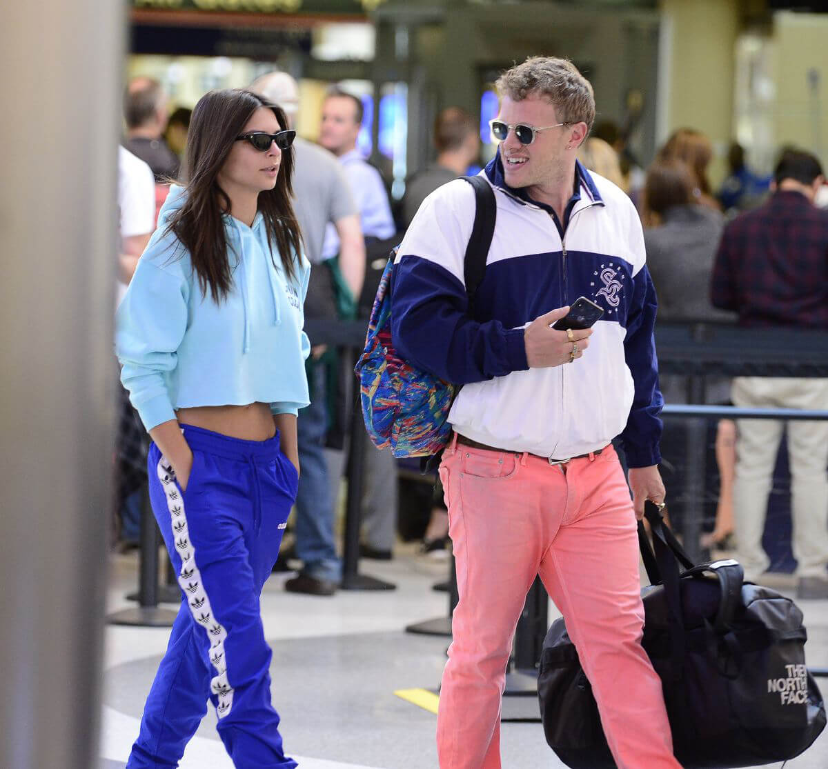 Emily Ratajkowski Stills at Los Angeles International Airport 2018/04/12