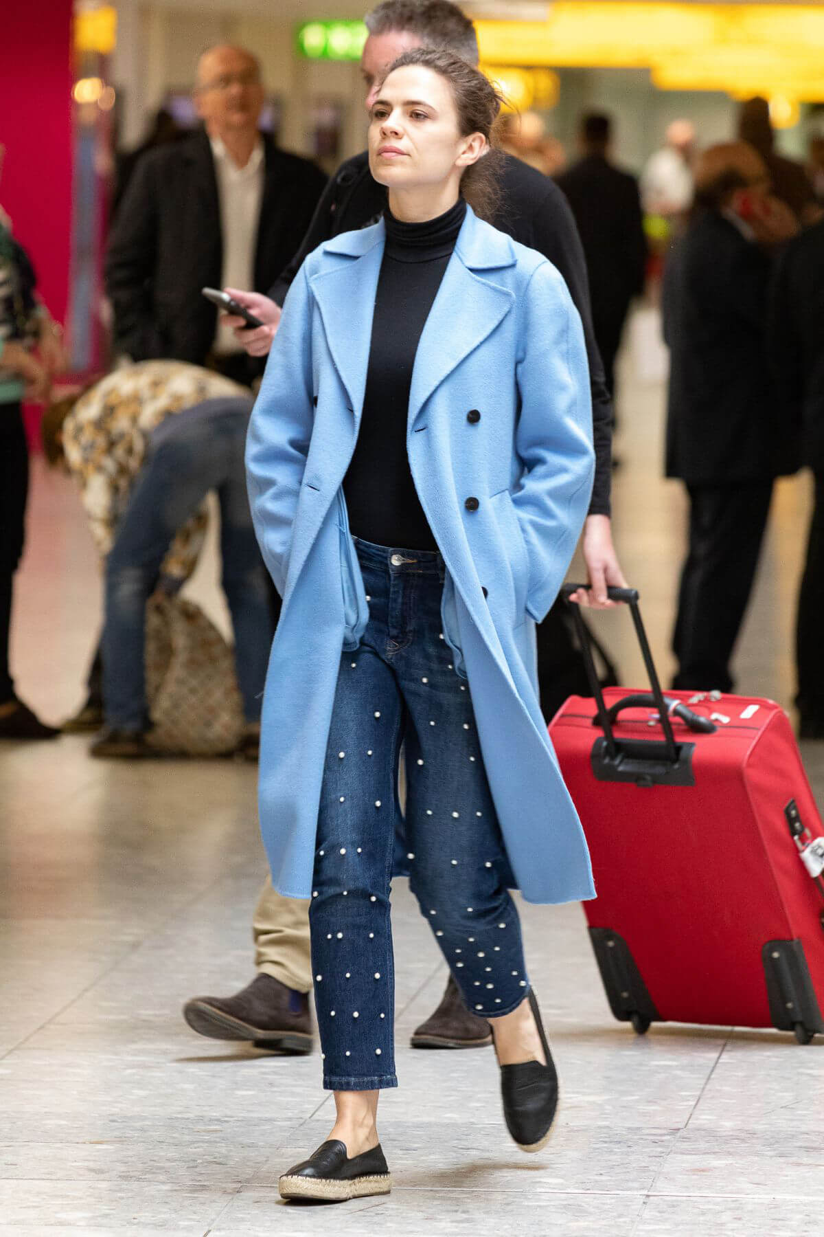 Hayley Atwell Stills at Heathrow Airport in London 2018/04/16