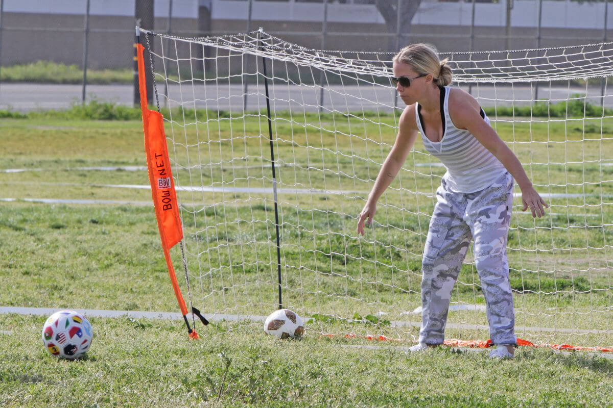 Kendra Wilkinson Stills at a Soccer Game in Los Angeles 2018/04/15