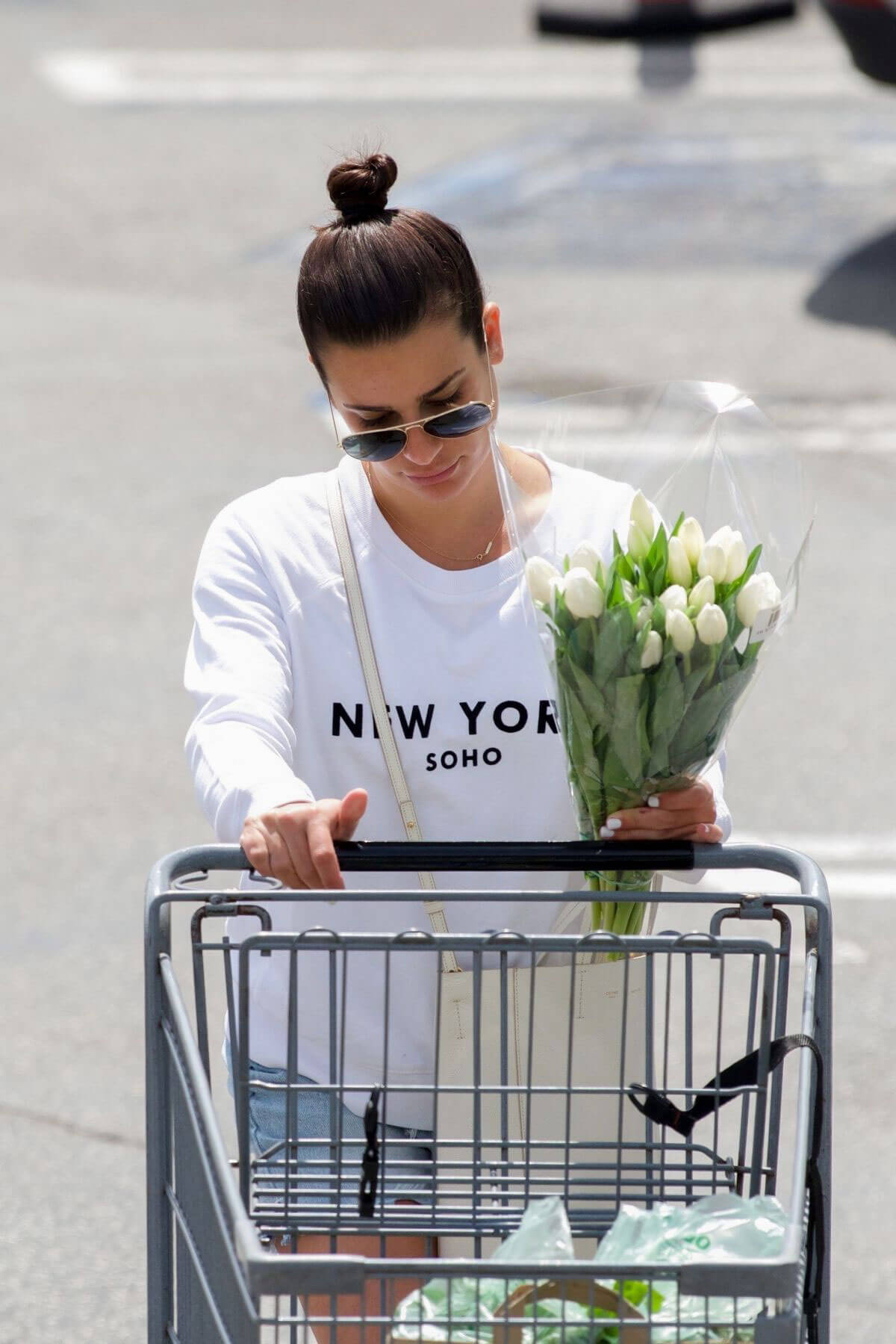 Lea Michele and Zandy Reic Stills Out Shopping in Los Angeles 2018/04/06