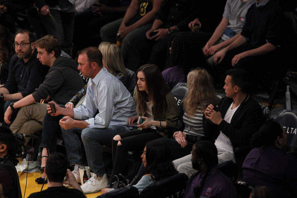 Lily Collins Stills at Lakers Game at Staples Center in Los Angeles 2018/03/28