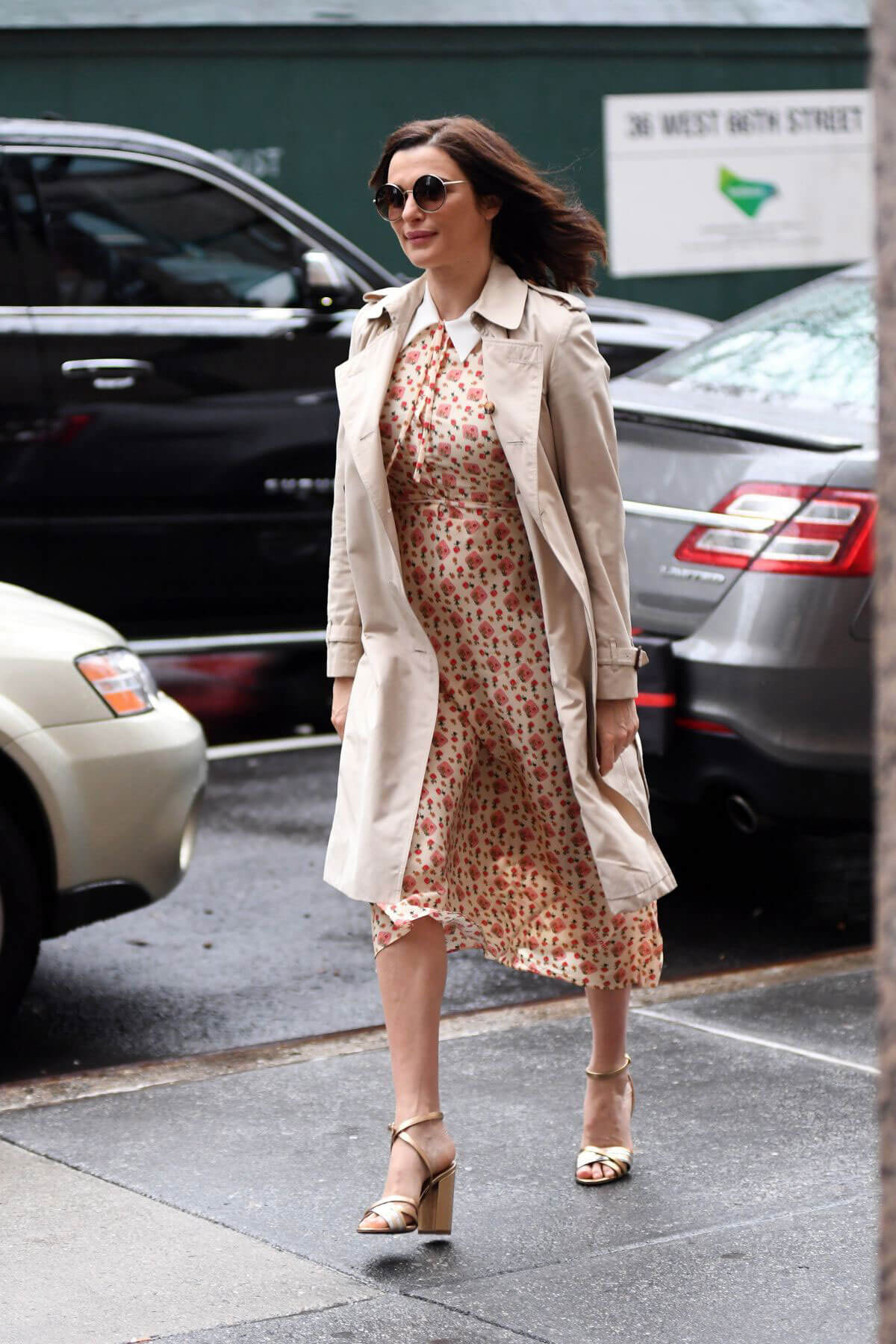 Pregnant Rachel Weisz Stills at Good Morning America in New York 2018/04/25