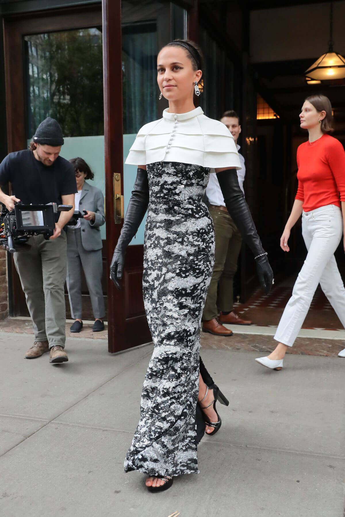 Alicia Vikander Stills Heading to MET Gala 2018 in New York 2018/05/07