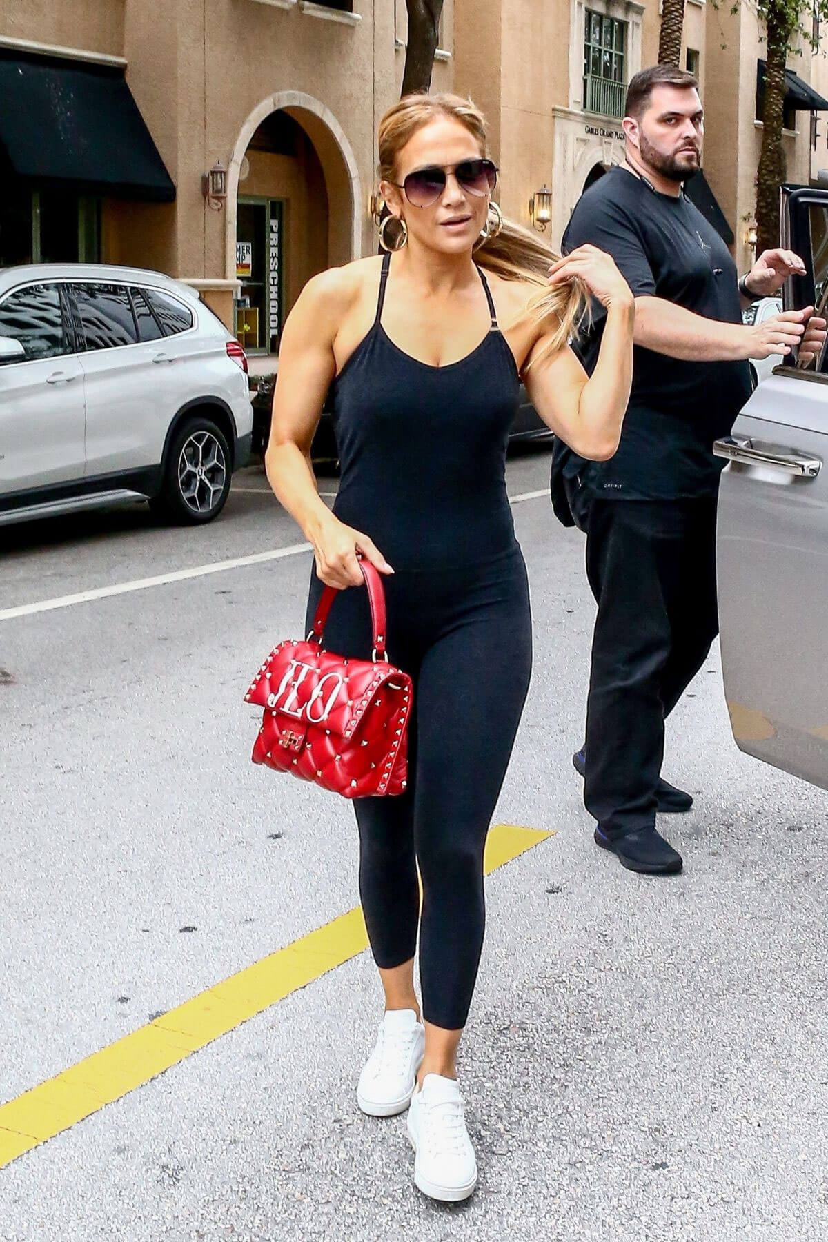 Jennifer Lopez Arrives at a Gym in Miami 2018/05/24