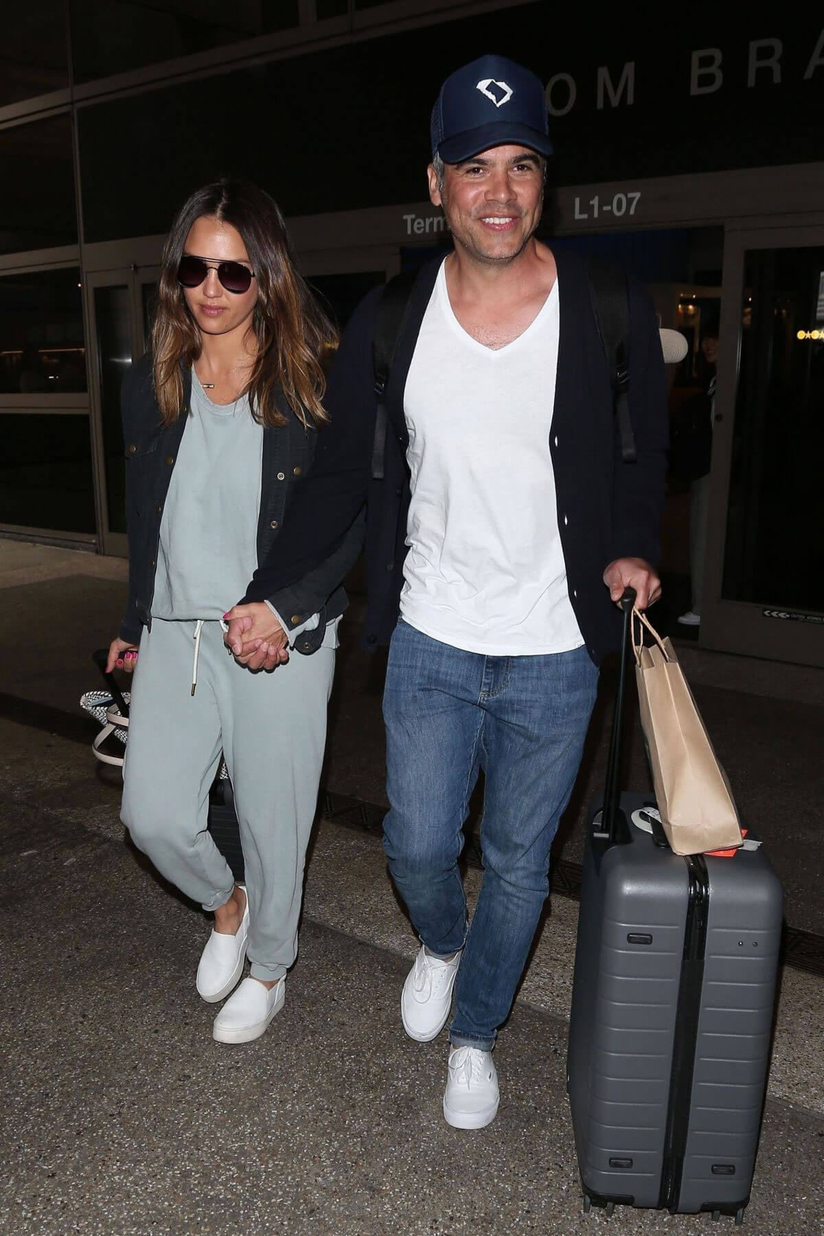 Jessica Alba and Cash Warren Stills at Los Angeles International Airport 2018/05/02