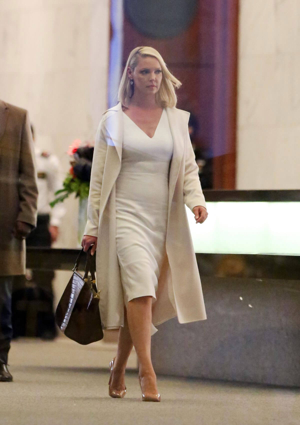 Katherine Heigl Stills at the Suits Set in Toronto 2018/04/29