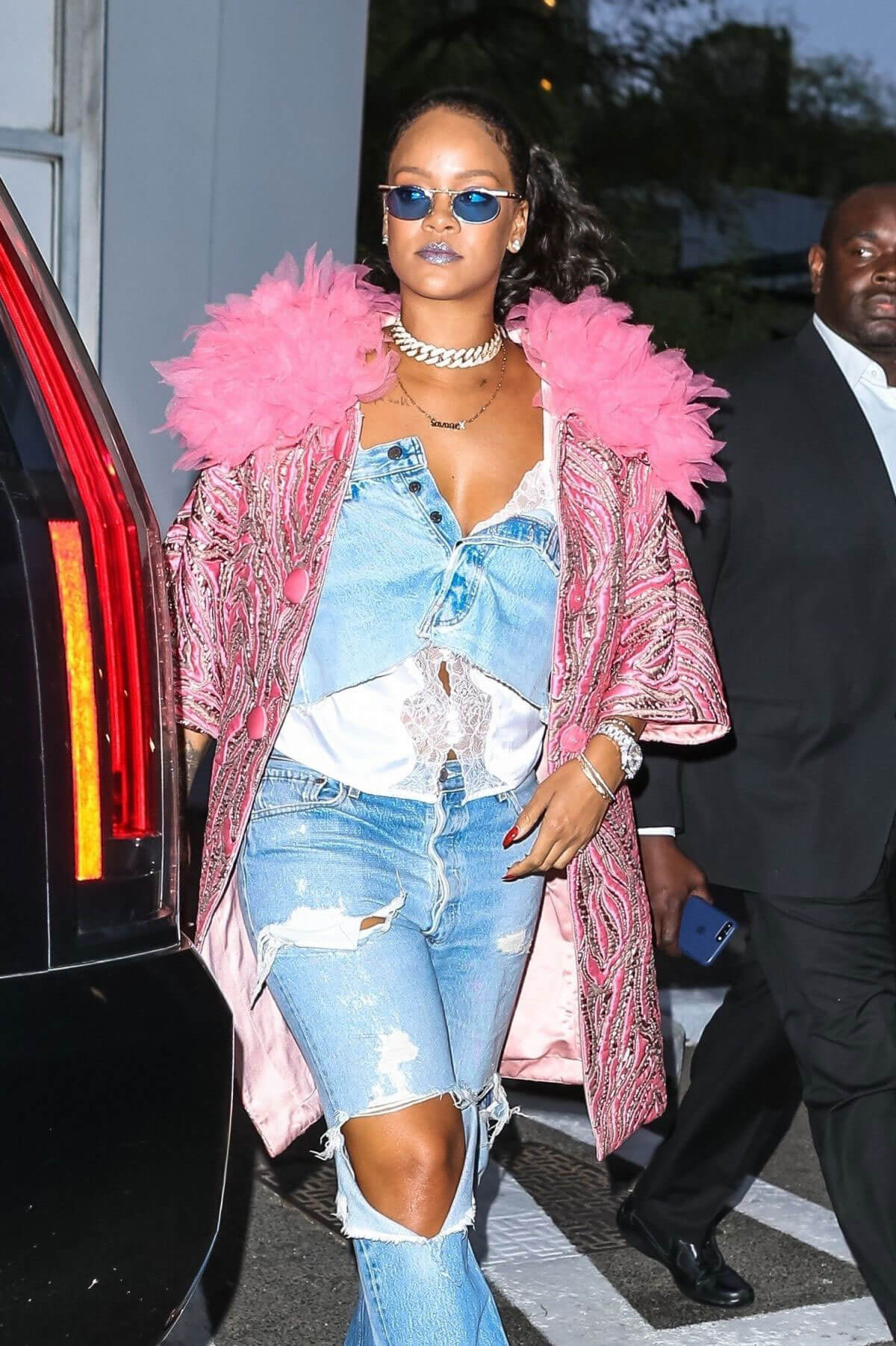 Rihanna Stills Leaves Her Hotel in New York 2018/05/05