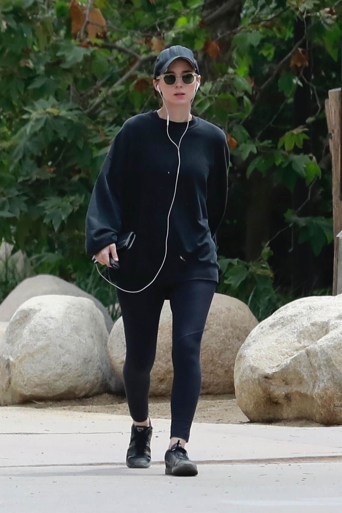 Rooney Mara Out Hiking at TreePeople Park in Beverly Hills 2018/05/26