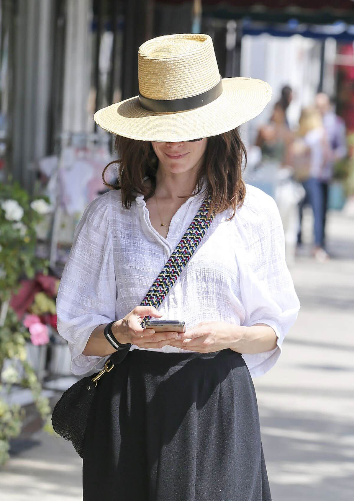 Abigail Spencer Out Shopping in Los Angeles 2018/06/04