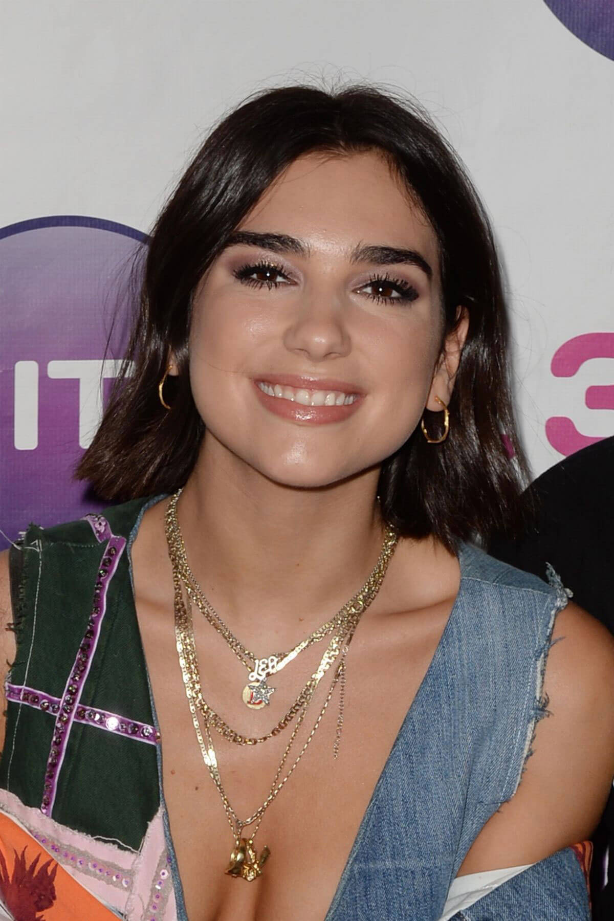 Dua Lipa Performs at Hits 97.3 Sessions in Fort Lauderdale 2018/06/11