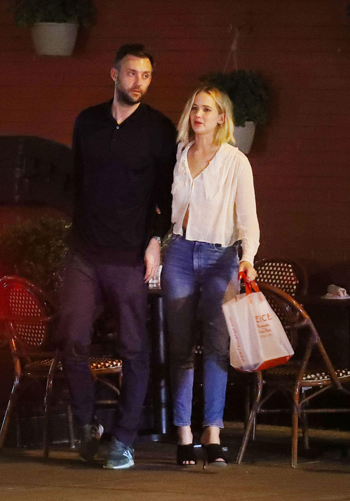 Jennifer Lawrence and Cooke Maroney Out for Dinner in New York 2018/06/21