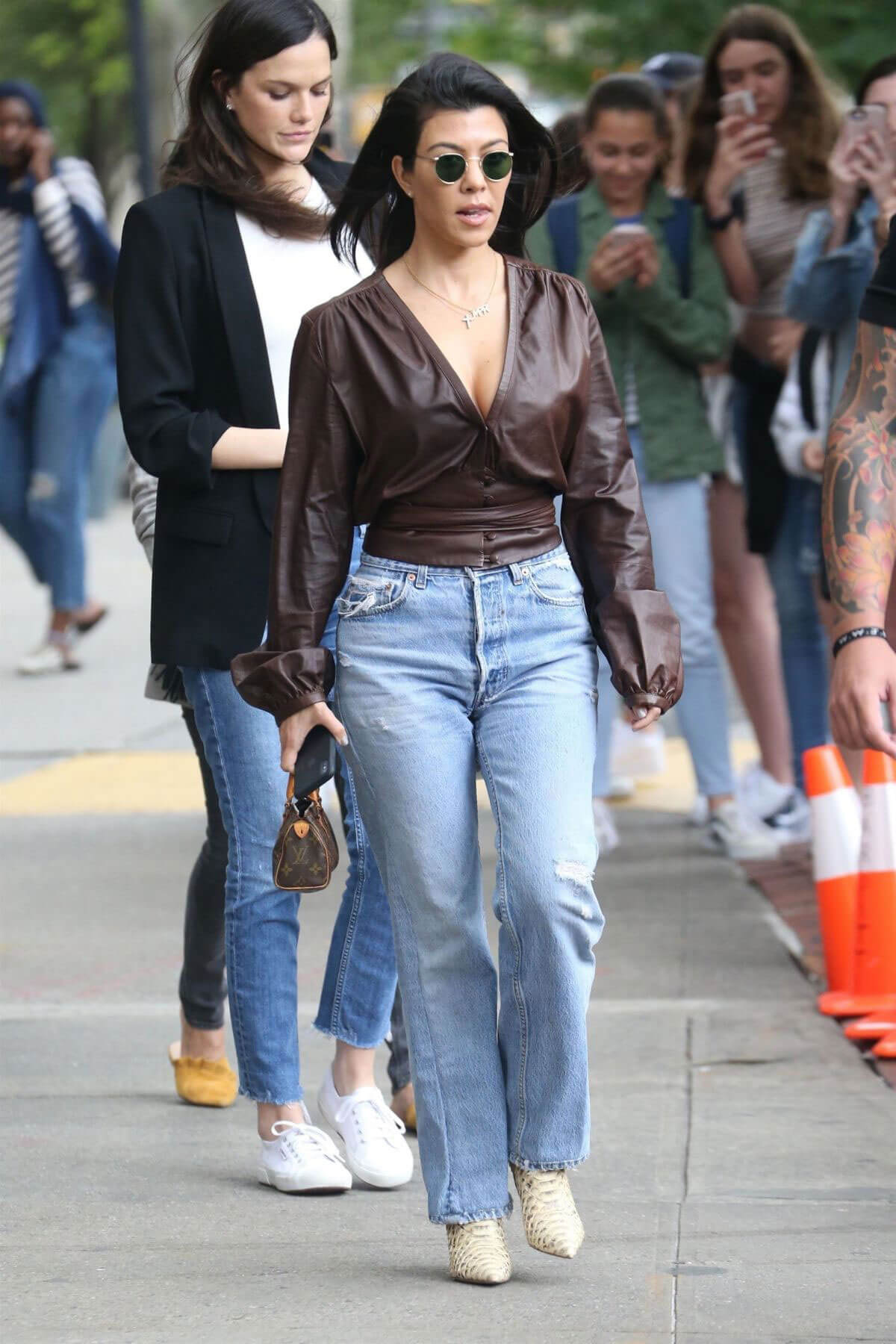 Kourtney Kardashian Stills in Jeans Out in New York 2018/06/06