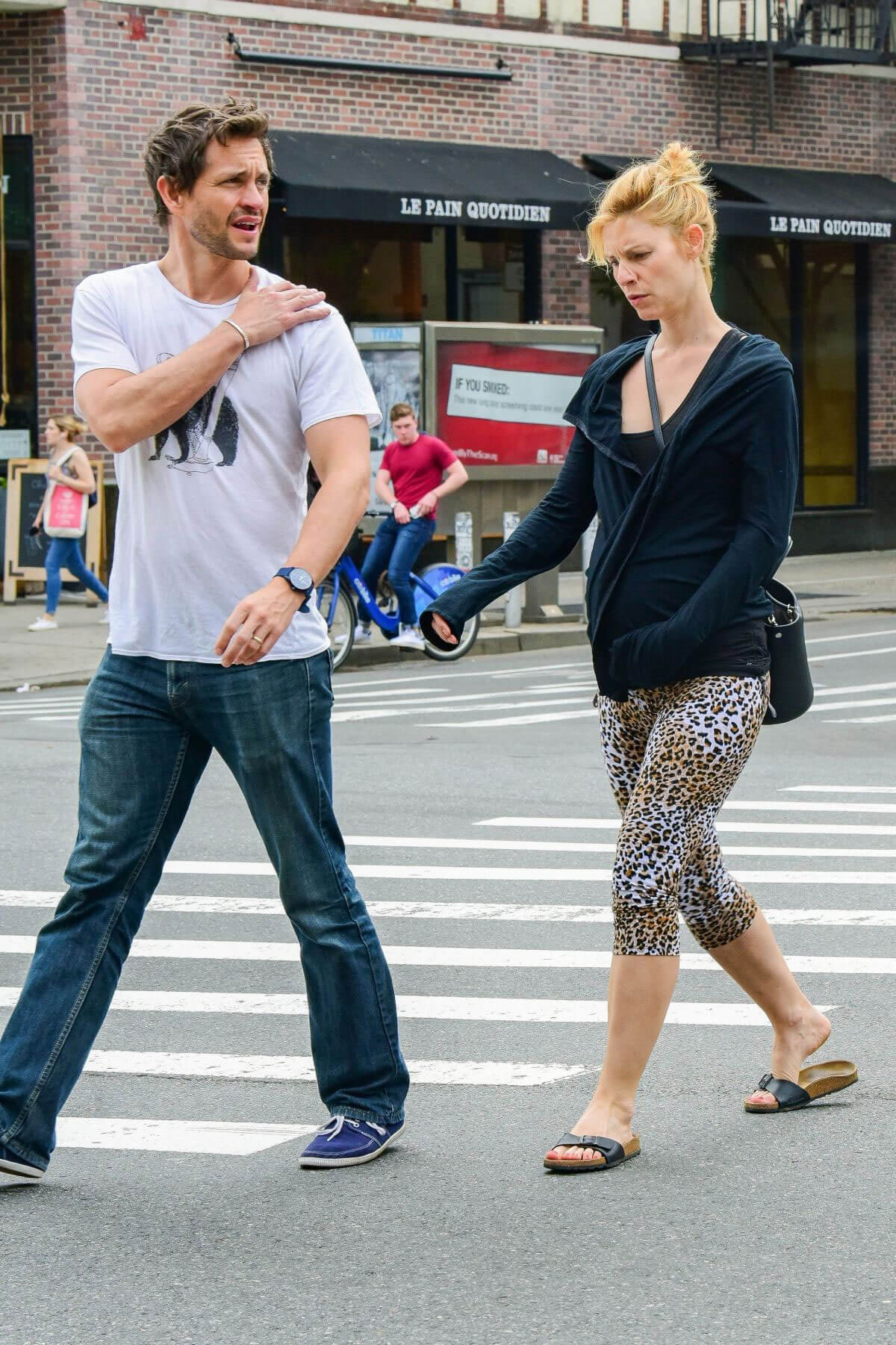 Pregnant Claire Danes and Hugh Dancy Out in New York 2018/05/29