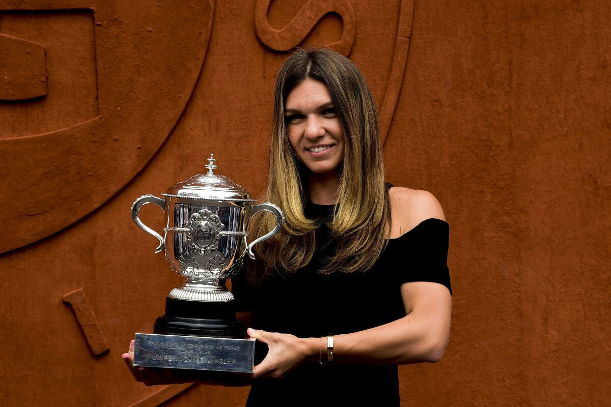 Simona Halep at Roland Garros 2018 Trophy Photocall 2018/06/08