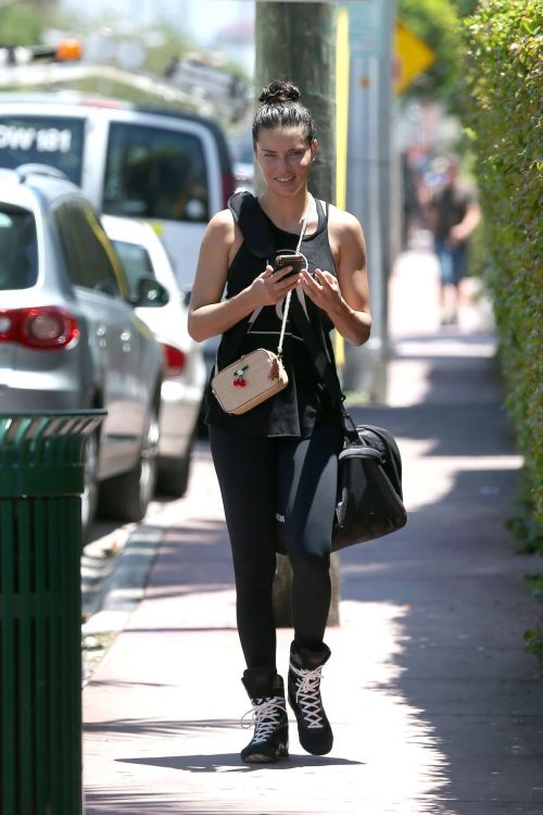 Adriana Lima Leaves a Gym in Miami 2018/08/28 1