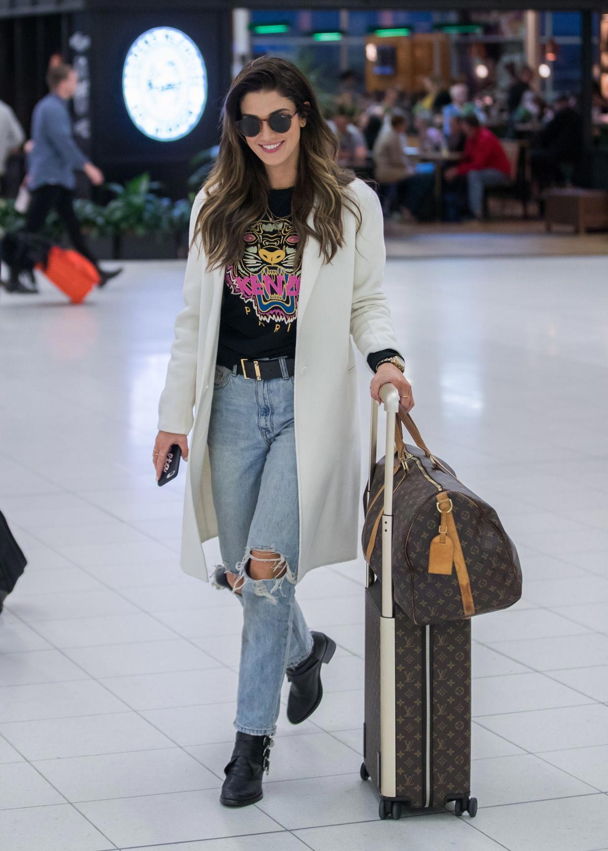 Delta Goodrem at Airport in Melbourne 2018/08/11