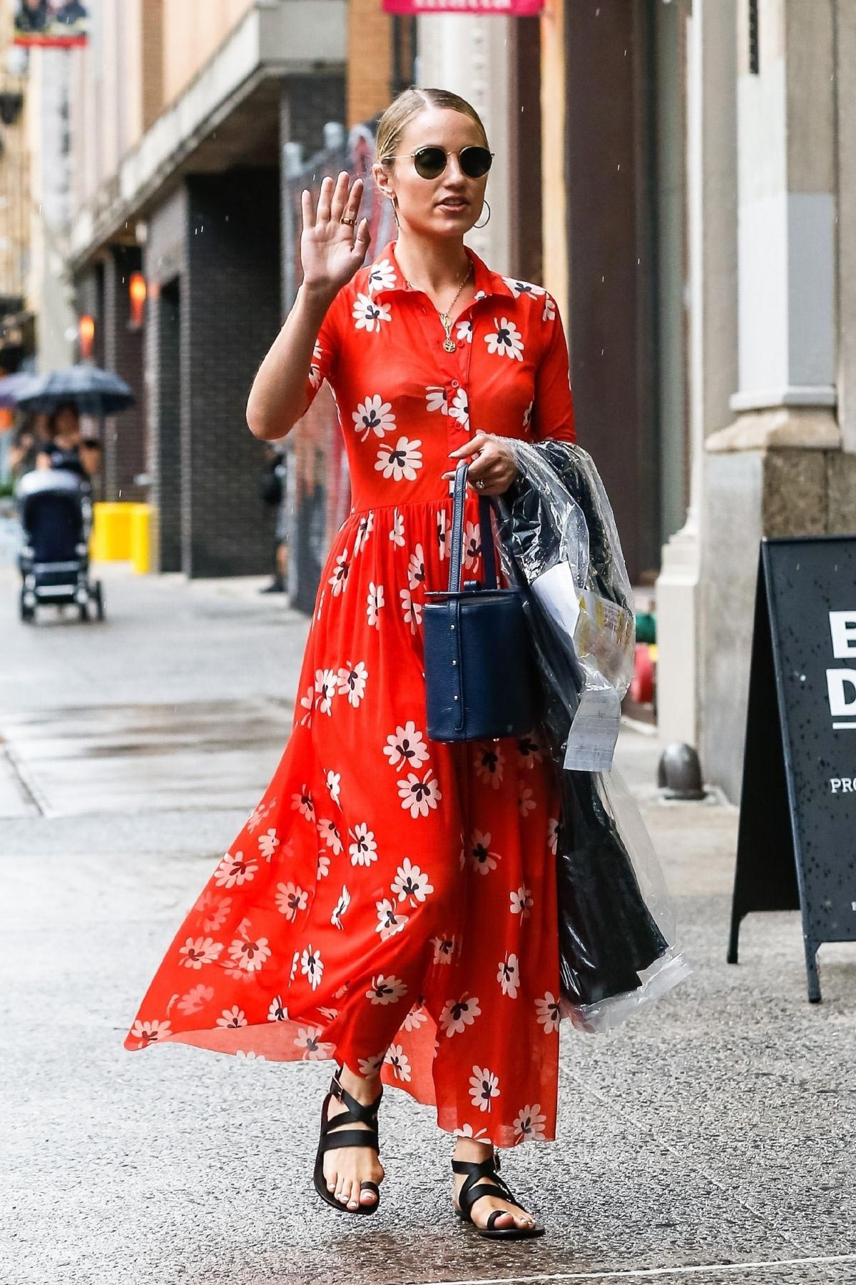 Dianna Agron Out and About in New York 2018/08/14