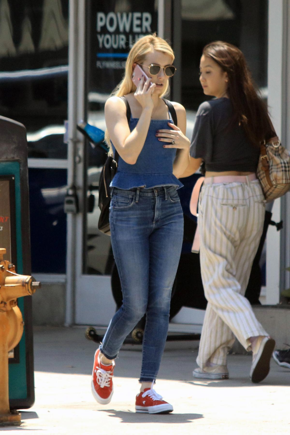 Emma Roberts in Jeans Out in Los Angeles 2018/08/16