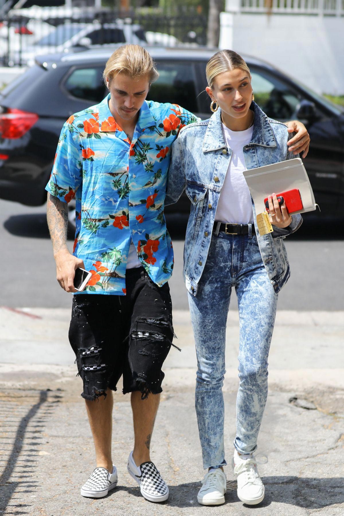 Hailey Baldwin and Justin Bieber Out in Beverly Hills 2018/08/26