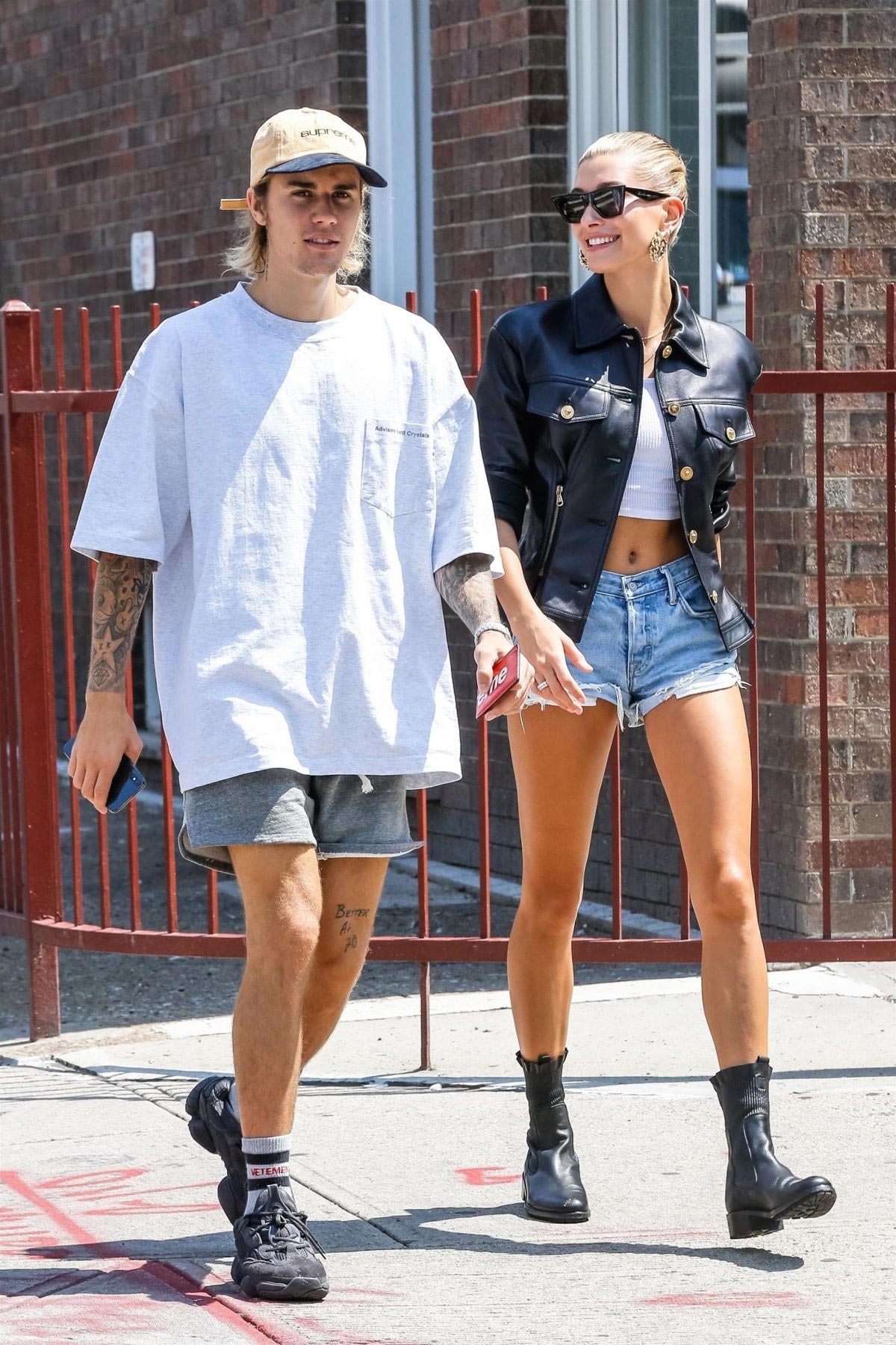 Hailey Baldwin and Justin Bieber Out in New York 2018/07/28