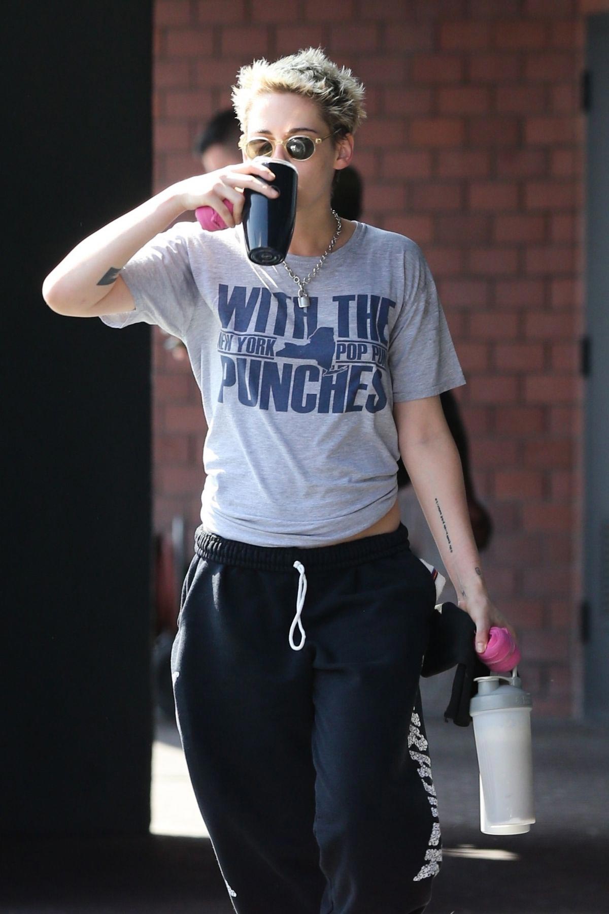 Kristen Stewart Leaves Karate Class at Hollywood Dojo 2018/08/17