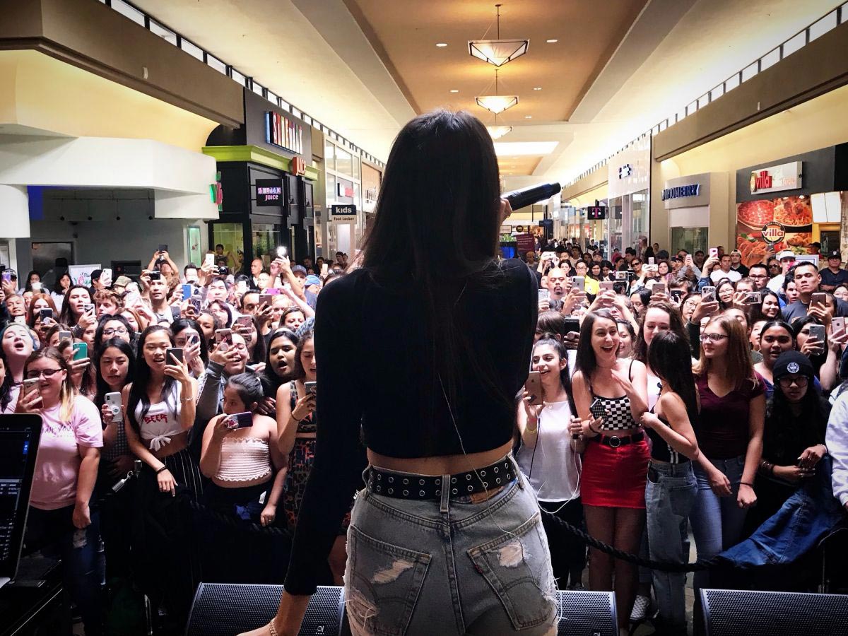 Madison Beer Performs at Serramonte in Daly City 2018/08/18