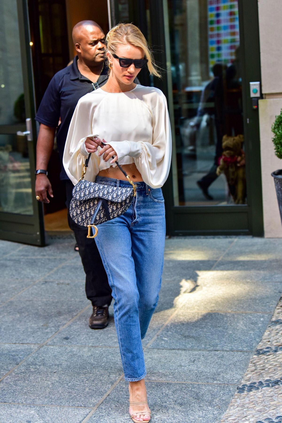 Rosie Huntington-Whiteley in Jeans Out in New York 2018/08/16