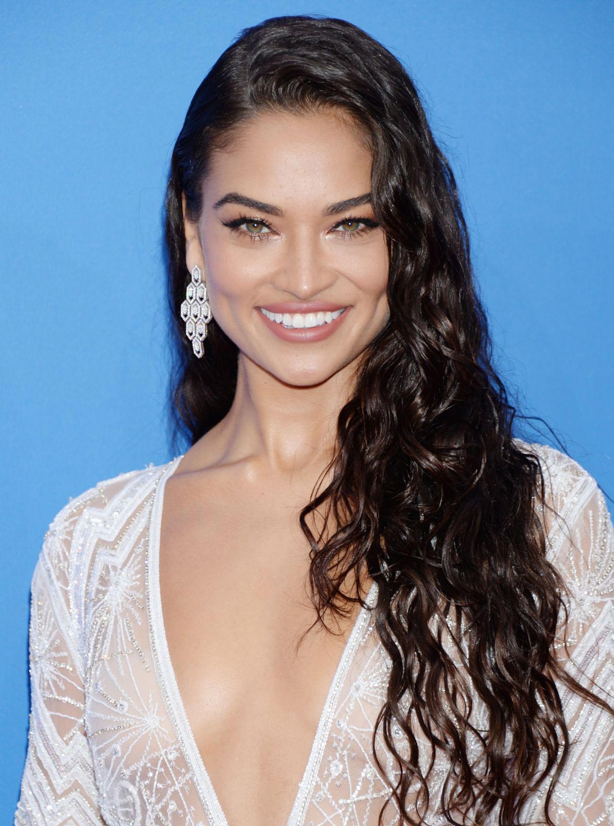 Shanina Shaik at MTV Video Music Awards in New York 2018/08/20