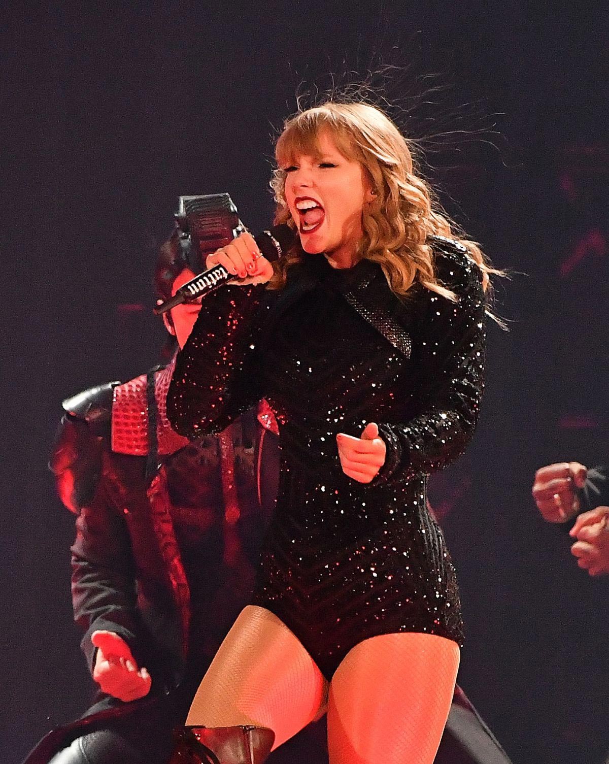 Taylor Swift Performs at Her Reputation Tour in Detroit 2018/08/28