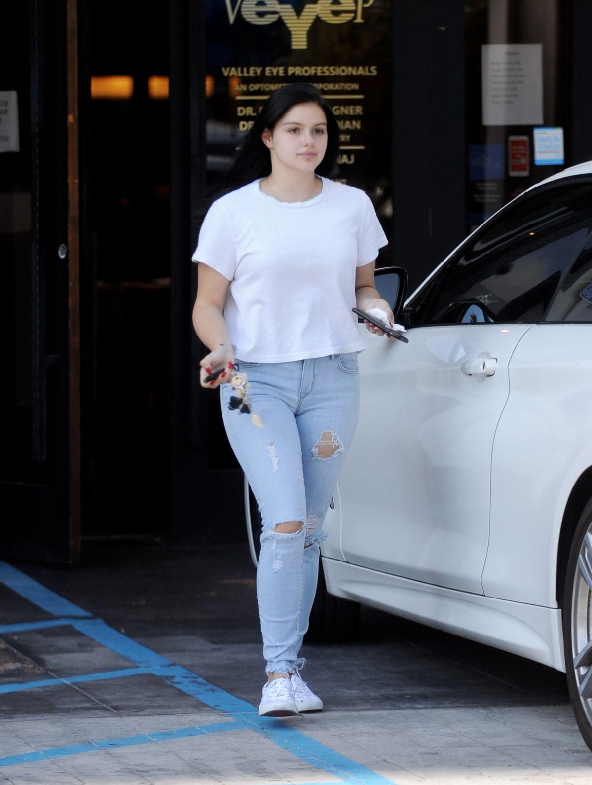 Ariel Winter Leaves Valley Eye Professional in Studio City 2018/09/05